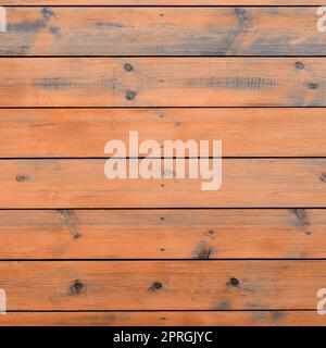 Arrière-plan de bois vernis extérieur de la cabine. Grange en bois brun rugueux la surface du grain contexte planche Banque D'Images