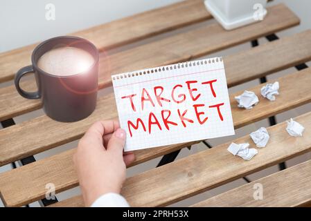 Légende conceptuelle marché cible, approche commerciale coûts spécifiques à qui une entreprise vise son marketing Banque D'Images