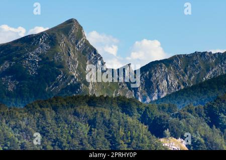 Paysage de route de montagne Parc Toscano Emiliano dans la province de Parme, Italie Banque D'Images