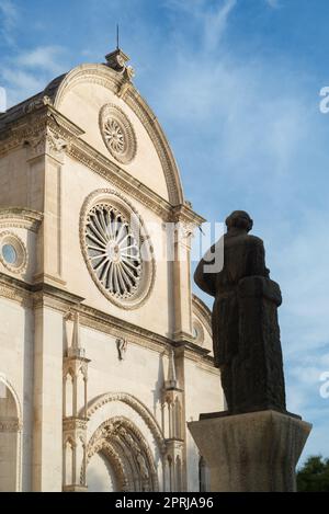 Cathédrale Saint-Jacques de Šibenik façade Banque D'Images
