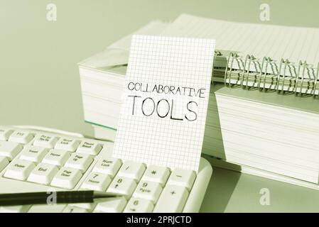 Inspiration montrant Sign Collaborative ToolsPrivate social Network pour se connecter par e-mail en ligne. Mot écrit sur le réseau social privé pour se connecter par e-mail en ligne Banque D'Images