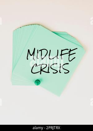 Affiche textuelle montrant Midlife Crisis, vue d'ensemble de l'entreprise technique de développement logiciel décomposition d'une application Banque D'Images