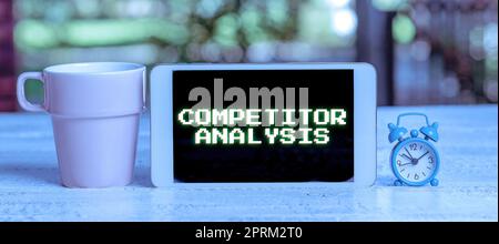 Texte d'écriture analyse de concurrence, mot écrit sur les lois du commerce équitable pour assurer la protection des droits des consommateurs écran de téléphone mobile avec message important Banque D'Images