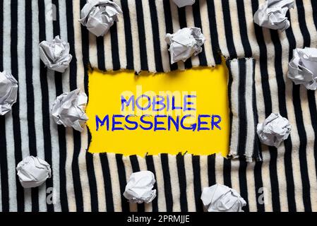 Affiche textuelle montrant Mobile Messenger, les tickets Business Approach arrivent sous forme de message texte avec un code à barres spécial Banque D'Images