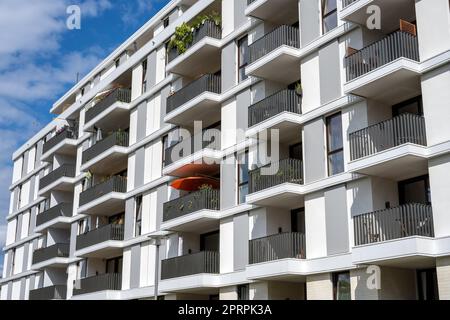 La façade d'un immeuble moderne vu à Berlin, en Allemagne Banque D'Images