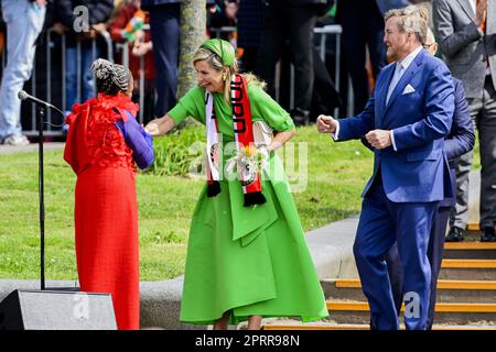 ROTTERDAM, 27-04-2023King Willem-Alexander, la reine Maxima avec leurs filles la princesse Amalia et la princesse Ariane pendant la journée du Roi 2023 au centre-ville de Rotterdam photo: Brunopress/POOL/Mischa SchoemakerKing Willem-Alexander, la reine Maxima avec leurs filles la princesse Amalia, la princesse Alexia et la princesse Ariane pendant la journée du Roi 2023 à Rotterdam pays-bas - belgique Banque D'Images