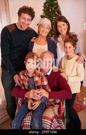 Ont toujours été ensemble à Noël. Portrait d'une famille heureuse à Noël Banque D'Images