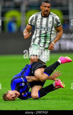 Milan, Italie. 26th avril 2023. Nicolo Barella (23) d'Inter vu pendant la demi-finale de Coppa Italia entre Inter et Juventus à Giuseppe Meazza à Milan. (Crédit photo : Gonzales photo/Alamy Live News Banque D'Images