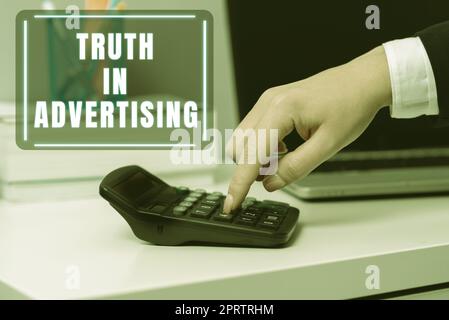 Légende du texte Présentation de la vérité dans la publicité, pratique de concept d'Internet Publicité honnête propagande Banque D'Images