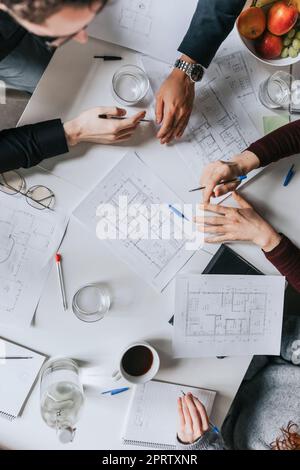 Directement au-dessus de la photo de personnes travaillant ensemble au bureau Banque D'Images