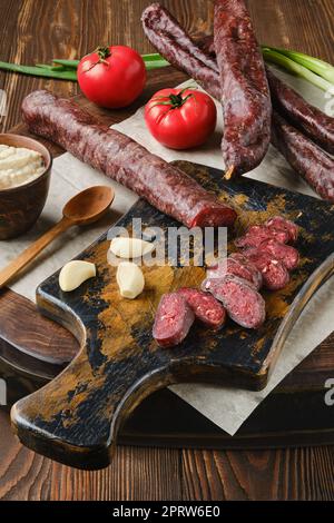 Saucisse séchée à base de viande épicée de venaison Banque D'Images