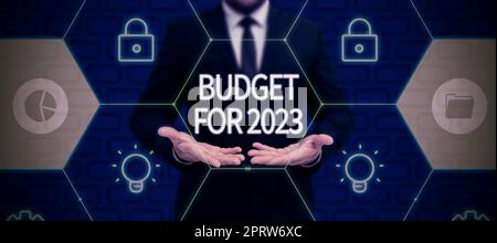 Rédaction affichant le texte Budget pour 2023An estimations écrites des recettes et des dépenses pour 2023. Mot écrit sur une estimation écrite des recettes et des dépenses pour 2023 Banque D'Images