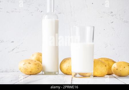 Bouteille de lait de pomme de terre Banque D'Images