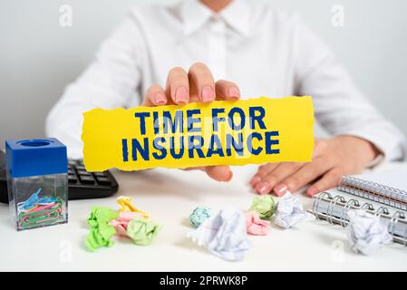 Inspiration montrant le temps de signature pour Insurancesereceives protection financière remboursement contre la perte. L'approche commerciale reçoit un remboursement de protection financière contre les pertes Banque D'Images