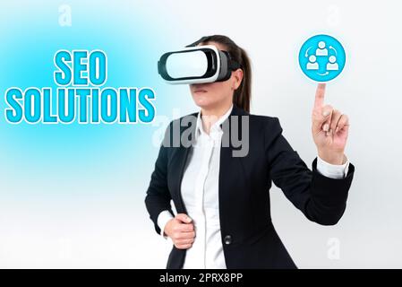 Panneau affichant Seo Solutions, Word écrit sur Search Engine Result page augmenter les visiteurs par classement Banque D'Images