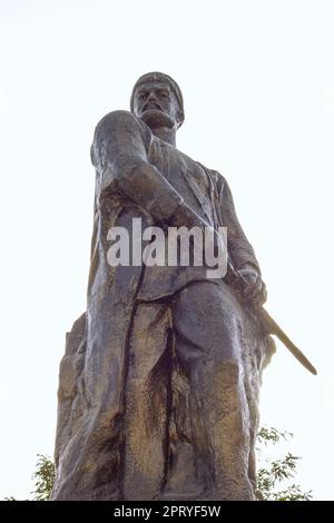 DUSHANBE, TADJIKISTAN - 28 JUILLET 2022 : la statue de Vose (Abdulvose, Mulla Vose) une figure historique, le chef d'un soulèvement populaire contre le tyr Banque D'Images