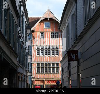 Vieux bâtiments à colombages à Troyes, France Banque D'Images