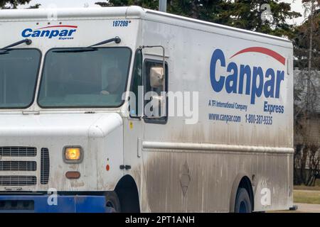 Calgary, Alberta, Canada. 26 avril 2023. Une fourgonnette Canpar Express. Banque D'Images