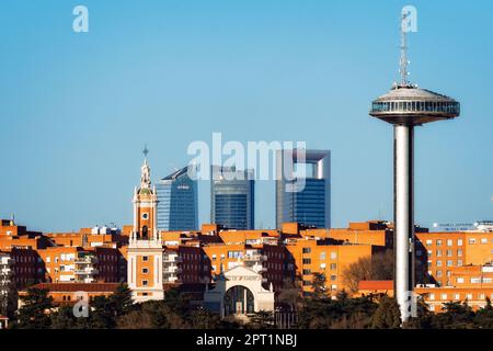 Madrid, Espagne - 4 mars 2023 : vue d'ensemble de la ville de Madrid. Point de vue de Moncloa. Faro de Moncloa Banque D'Images