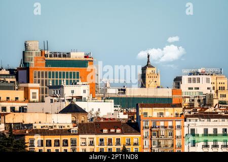 Madrid, Espagne - 4 mars 2023 : vue d'horizon du centre de Madrid au coucher du soleil Banque D'Images