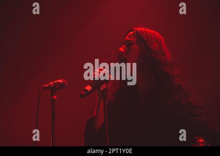 Tilburg, pays-Bas. 23rd, avril 2023. La chanteuse américaine Zola Jesus donne un concert en direct pendant le festival de musique néerlandais Roadburn Festival 2023 à Tilburg. (Crédit photo: Gonzales photo - Peter Troest). Banque D'Images