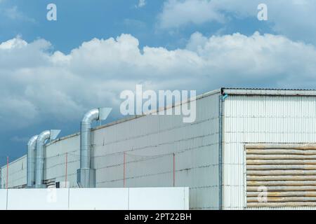 Bien situé à côté de la soufflante d'air factory Banque D'Images