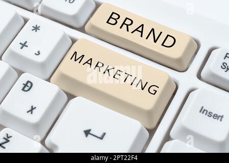 Affiche textuelle montrant le marketing de la marque, Business montre la pratique d'approcher les clients pour construire une meilleure image Banque D'Images