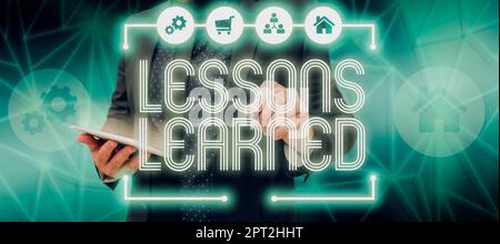 Affichage des signes leçons LearnedPromote partager et utiliser les connaissances issues de l'expérience, la photo conceptuelle promouvoir partager et utiliser les connaissances dérivées Banque D'Images
