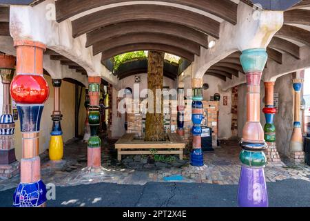 Hundertwasser toilettes publiques, Kawakawa, Northland, Nouvelle-Zélande. Banque D'Images