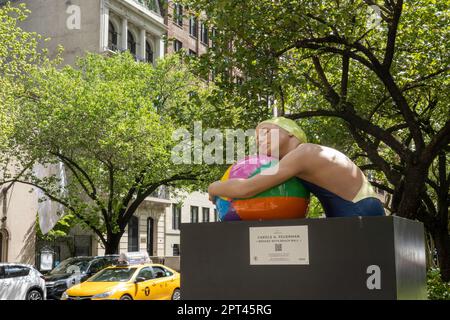 « Swingradateurs » de Carole Feuerman est un projet d'art public le long de Park Avenue à Murray Hill, New York City, USA 2023 Banque D'Images