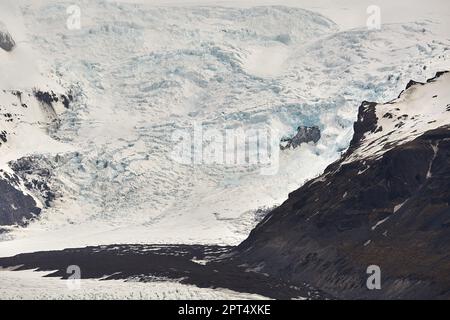 Flanc de montagne des glaciers en Islande, formations de glace de Skaftafell Banque D'Images