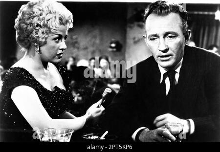 JACQUELINE FONTAINE et BING CROSBY dans LE PAYS FILLE 1954 réalisateur / scénario GEORGE SEATON jouer Clifford Odets musique Victor Young Perlberg - Seaton Productions / Paramount Pictures Banque D'Images