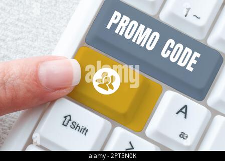 Code promotionnel d'affichage conceptuel, numéros numériques d'approche commerciale qui vous donnent une bonne remise sur certains produits Banque D'Images