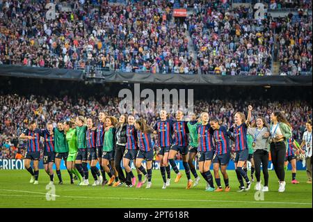 Vicky Lopez (FC Barcelone FEM), Bruna Vilamala (FC Barcelone FEM), Salma Paralluelo (FC Barcelone FEM). Fridolina Rolfo (FC Barcelone FEM) Laia Codina (FC Barcelone FEM), Keira Walsh (FC Barcelone FEM), Jana Fernandez (FC Barcelone FEM), gardien de but Cata Coll (FC Barcelone FEM), Alexia Putellas (FC Barcelone FEM), Nuria Rabano (FC Barcelone FEM) et Claudia Pina Barcelone (FC Barcelone FEM) Lors d'un match de la Ligue des champions des Womans entre le FC Barcelone Femeni et le FC Chelsea Women au camp Spotify Nou, à Barcelone, en Espagne, sur 27 avril 2023. (Photo/Felipe Mondino) Banque D'Images