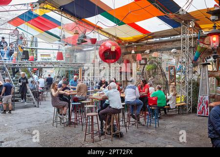 Szimla Kert, Ruin Bar, Budapest, Hongrie Banque D'Images