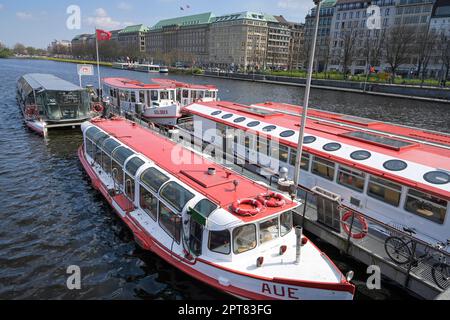 Jungfernstieg, bateau à vapeur d'excursion, lac Alster intérieur, Hambourg, Allemagne Banque D'Images