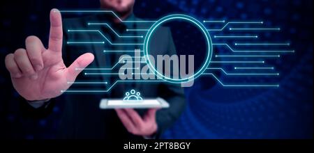 Homme d'affaires présentant de nouvelles technologies futuristes. Banque D'Images