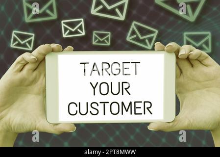 Rédaction affichant du texte Target votre client, idée d'entreprise attirer et accroître le public, les consommateurs et les prospects Banque D'Images