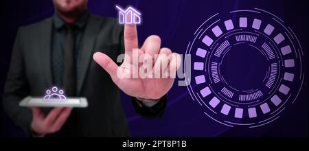 Homme d'affaires présentant de nouvelles technologies futuristes. Banque D'Images