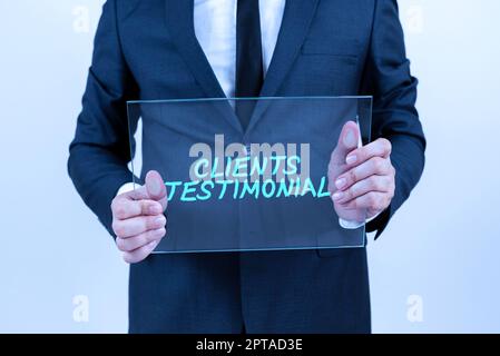 Inspiration montrant des clients signes témoignage publicitaire, Business Approach Private social Network to Connect Thru E-mail en ligne homme d'affaires holding transparent GL Banque D'Images