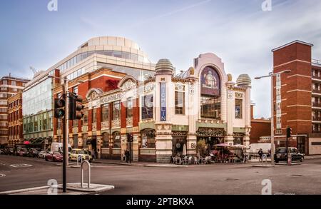 Angleterre, Royaume-Uni, novembre 2022, vue de la Maison Michelin dans le quartier Royal de Kensington et Chelsea Banque D'Images