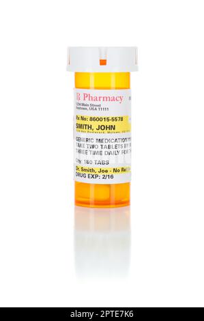 Un Non-Proprietary Prescription Medicine Bottle isolé sur un fond blanc. Banque D'Images