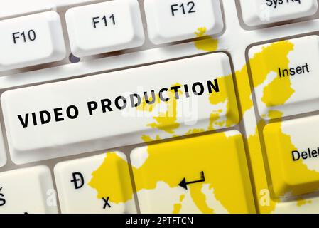 Affichage de l'enseigne production vidéo, approche commerciale processus de conversion d'une idée en production vidéo Banque D'Images