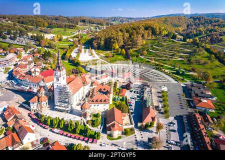 Marija Bistrica sanctuaire église et Kalvarija vue aérienne, pèlerinage région de Zagorje en Croatie Banque D'Images