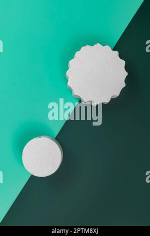 arrière-plan abstrait vert avec des figures géométriques rondes en béton Banque D'Images