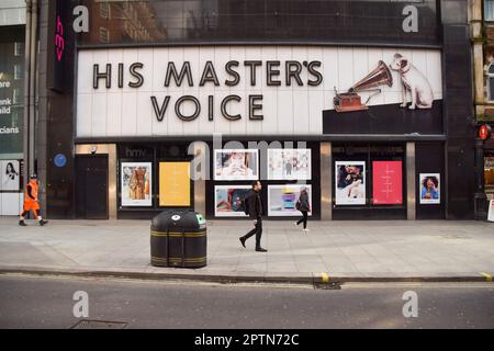 Londres, Royaume-Uni, 19th mars 2021. Vue extérieure du magasin phare HMV sur Oxford Street, qui a fermé ses portes en 2019. Banque D'Images