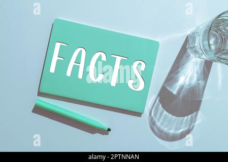 Rédaction affichant des faits de texte, des informations de photo conceptuelle utilisées comme preuve ou une partie de blog d'article de nouvelles de rapport Banque D'Images