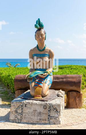 Sculpture de la déesse maya d'Ixchel, Punta sur, Isla Mujeres, Côte des Caraïbes, Cancun, Quintana Roo, Mexique Banque D'Images