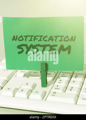 Écriture affichage de texte système de notification, Word pour ne pas oublier d'être connecté réseaux sociaux Banque D'Images