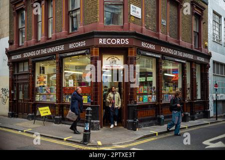 Sounds of the Universe Record Store Londres. Soho Record Shop - la boutique Sounds of the Universe sur Broadwick St, dans le quartier de Soho à Londres Banque D'Images